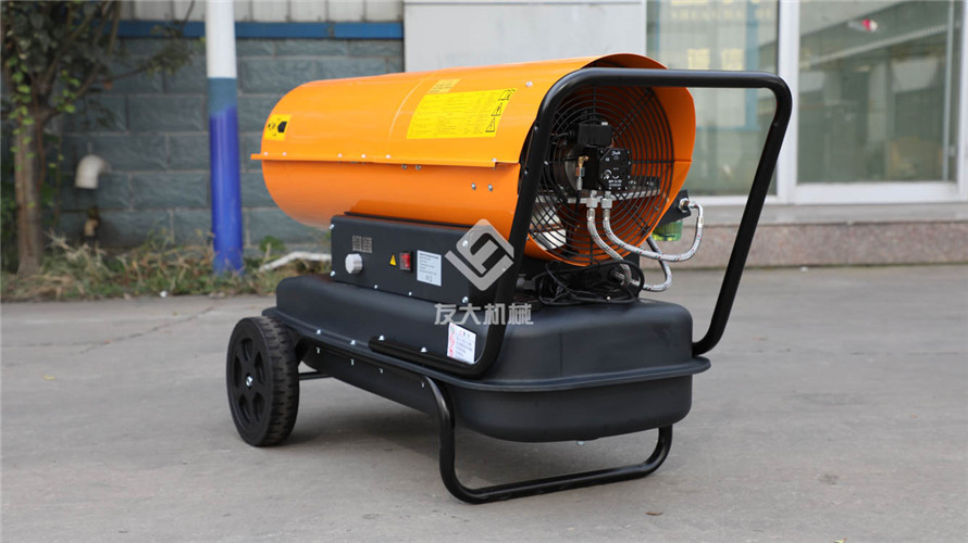冬天車間里來(lái)上這么一臺(tái)燃油暖風(fēng)機(jī)取暖，工人直呼“真香”